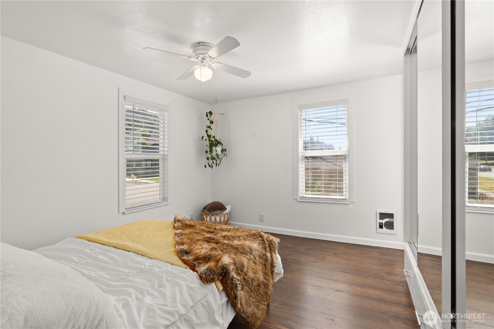 381 S Market Boulevard Property Photo 19