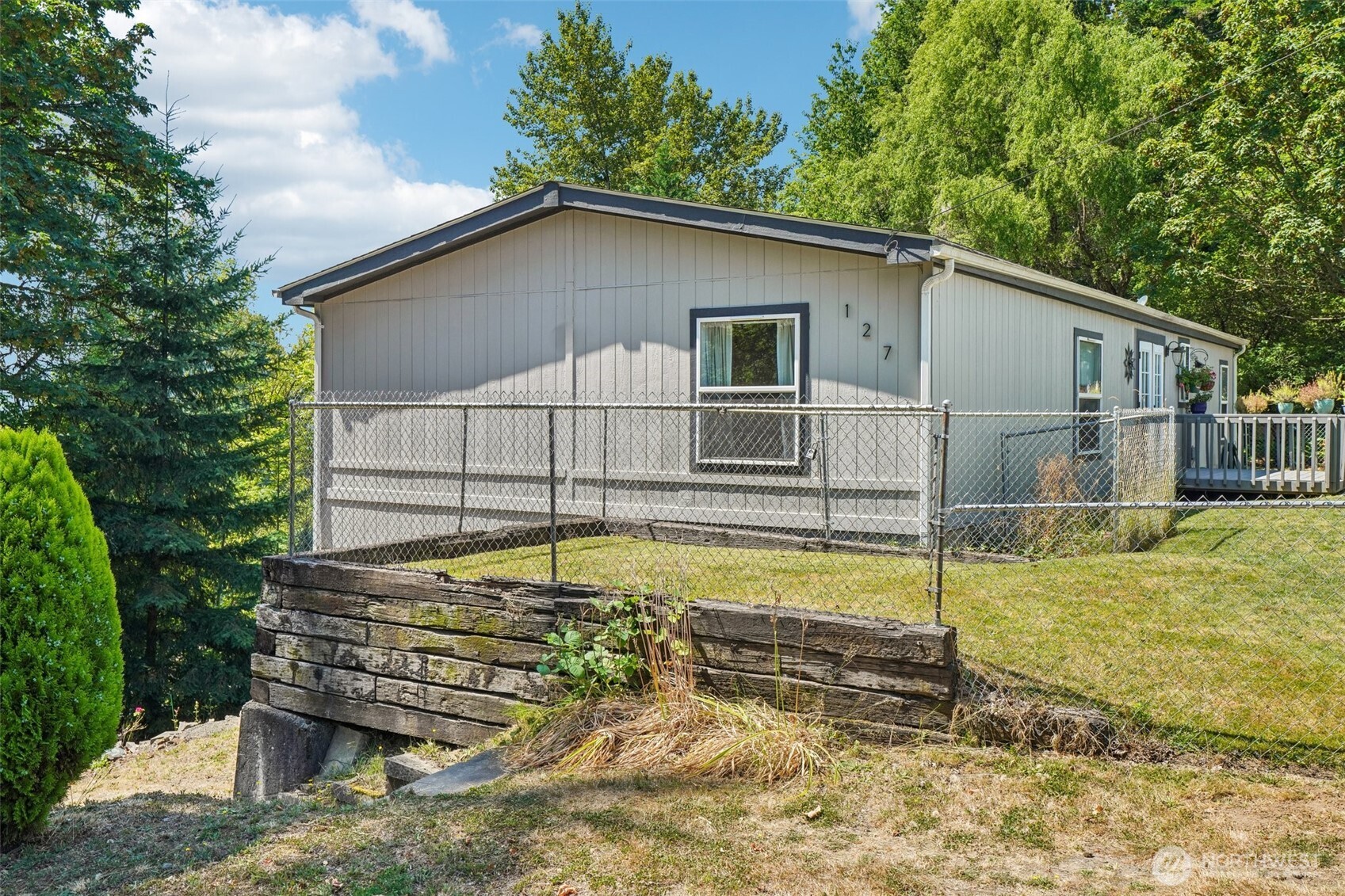 127 Pioneer Avenue Property Photo 2