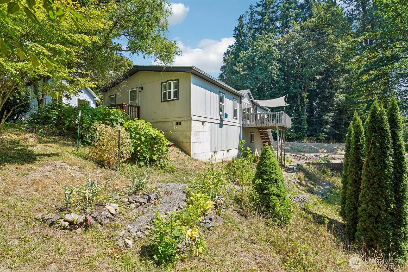 127 Pioneer Avenue Property Photo 38
