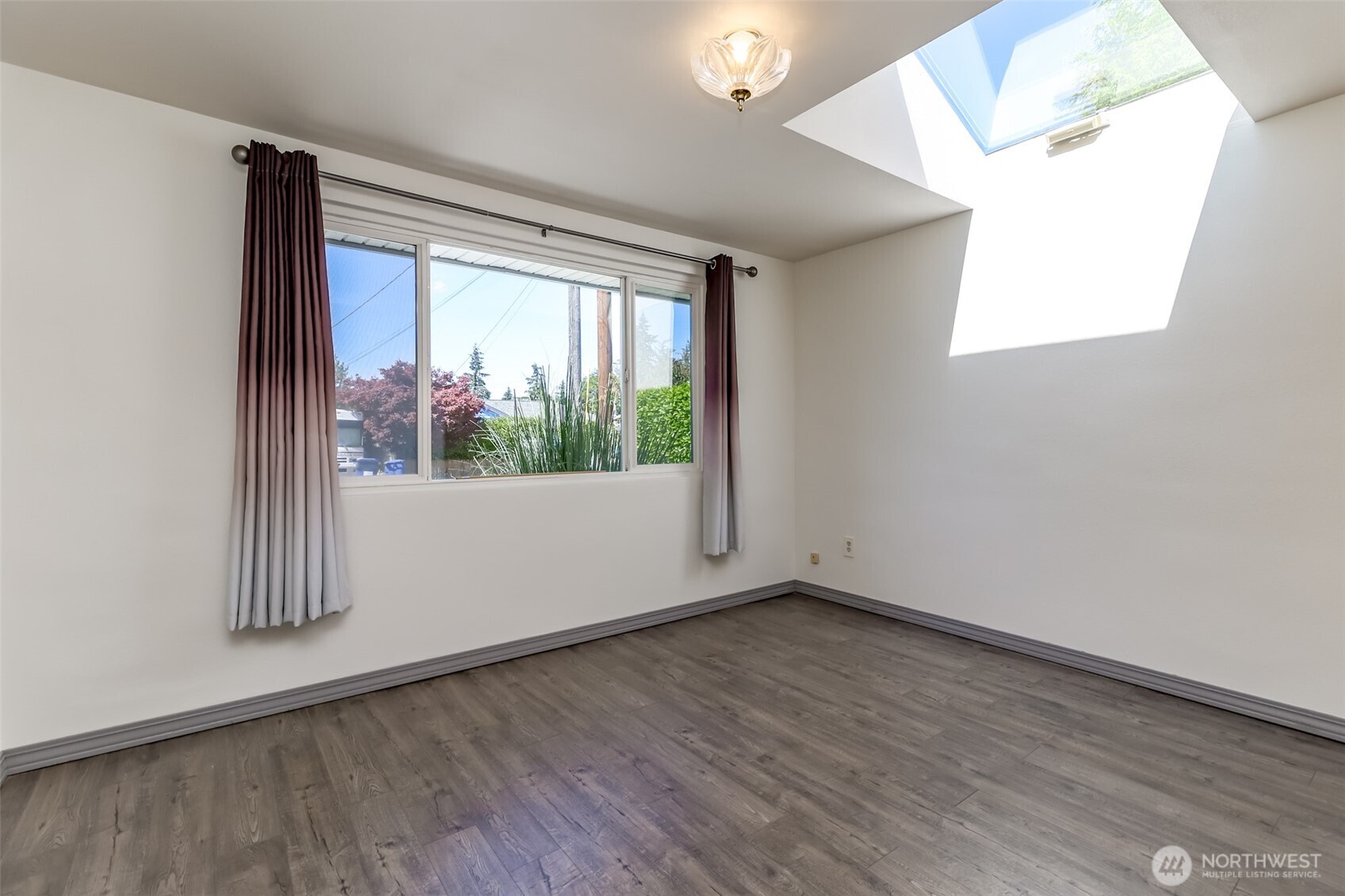 16016 12th Avenue Property Photo 8