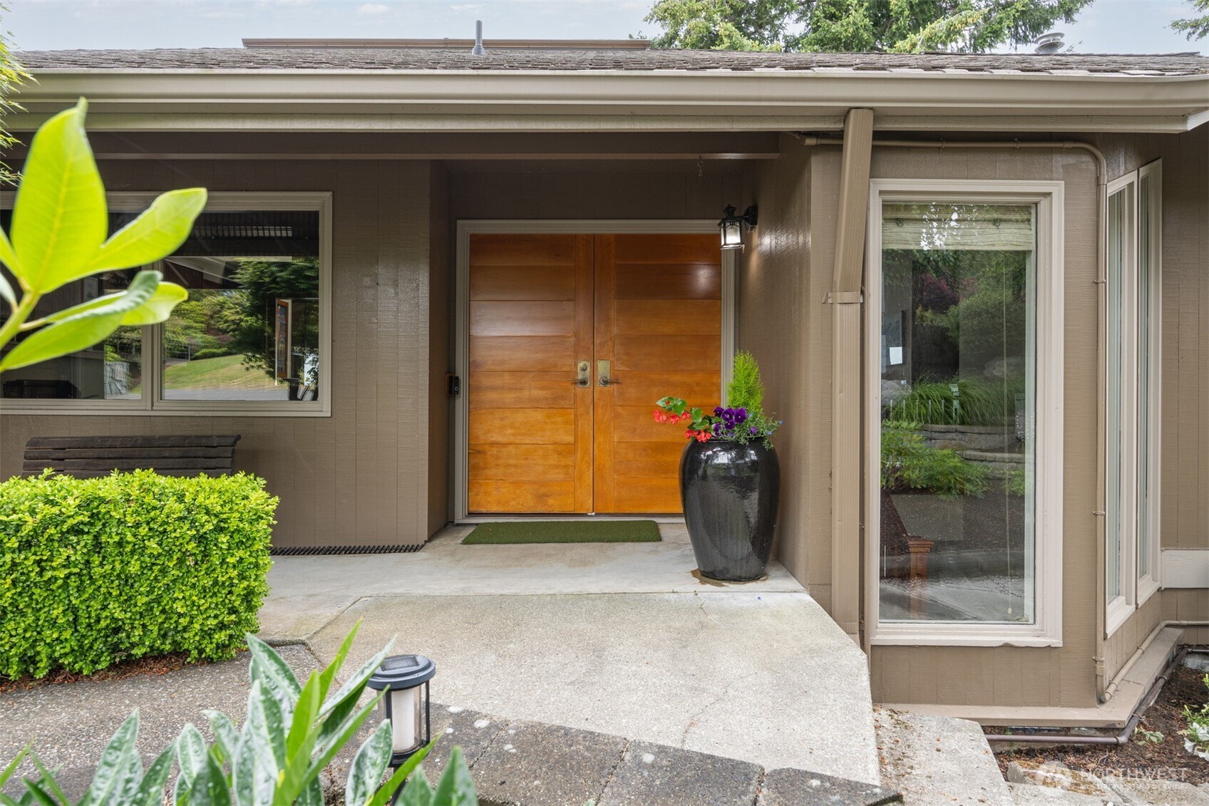 24 Shorewood Drive Property Photo 4