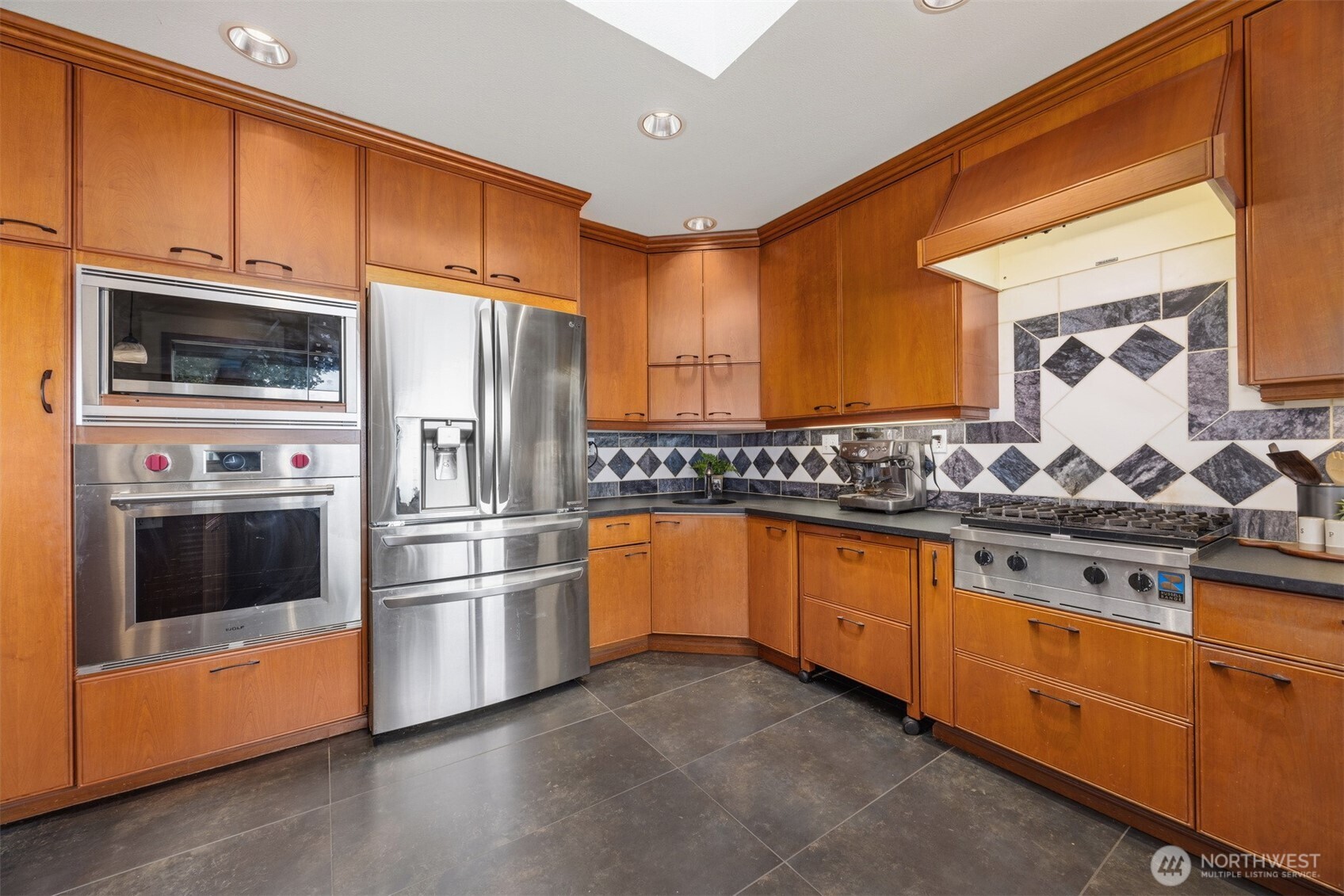 24 Shorewood Drive Property Photo 13