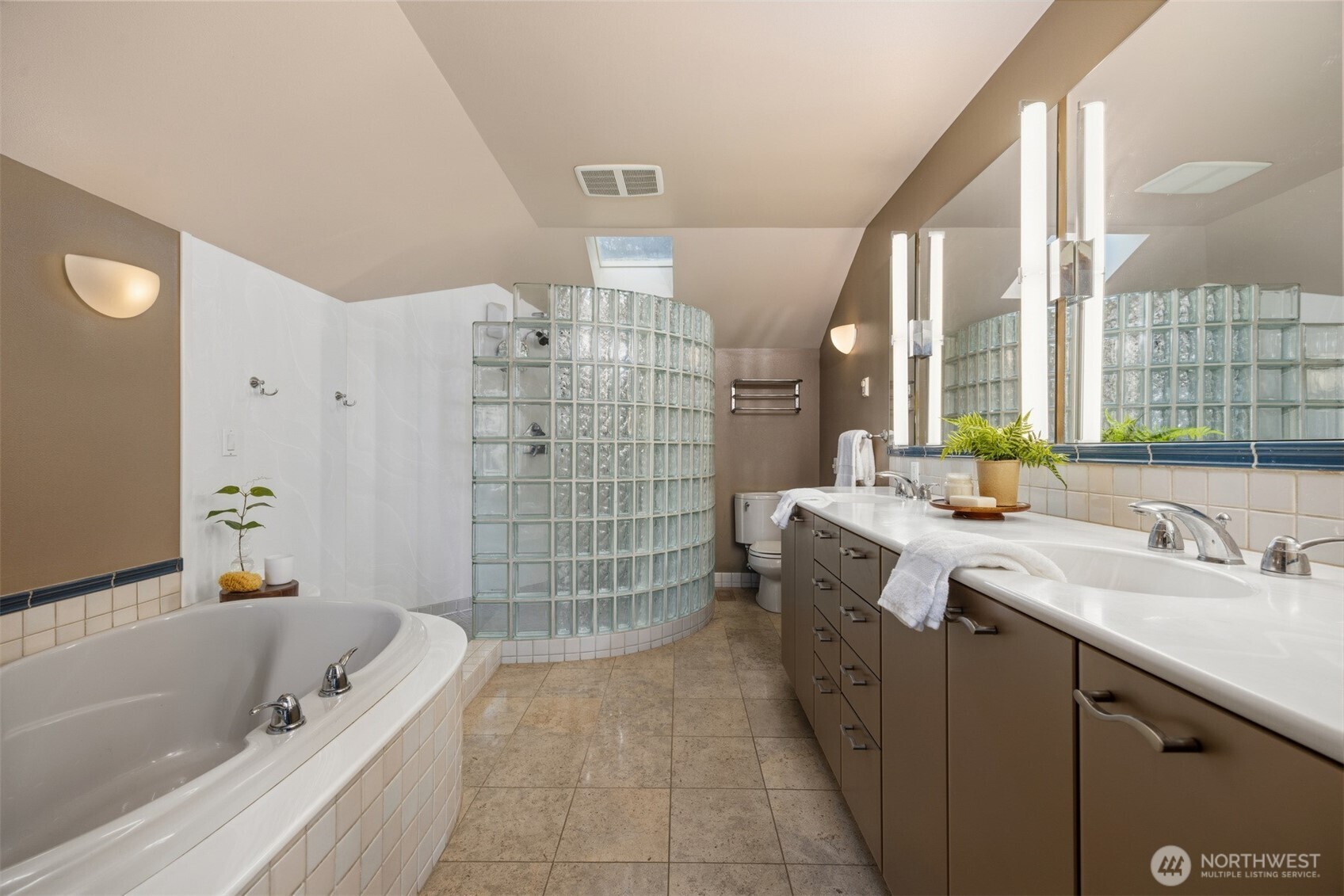 24 Shorewood Drive Property Photo 23