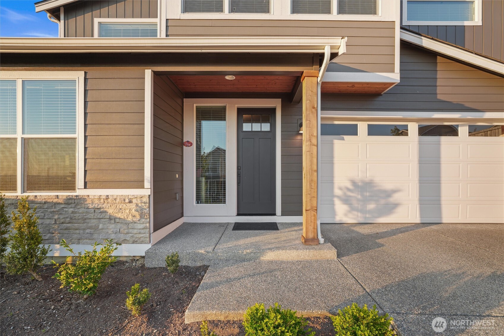 7713 92nd Place Property Photo 4