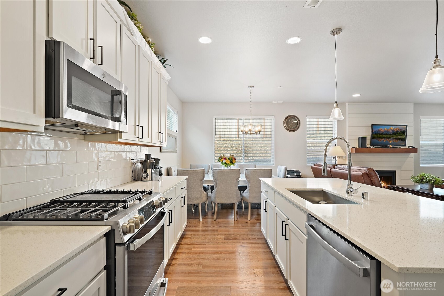 7713 92nd Place Property Photo 10