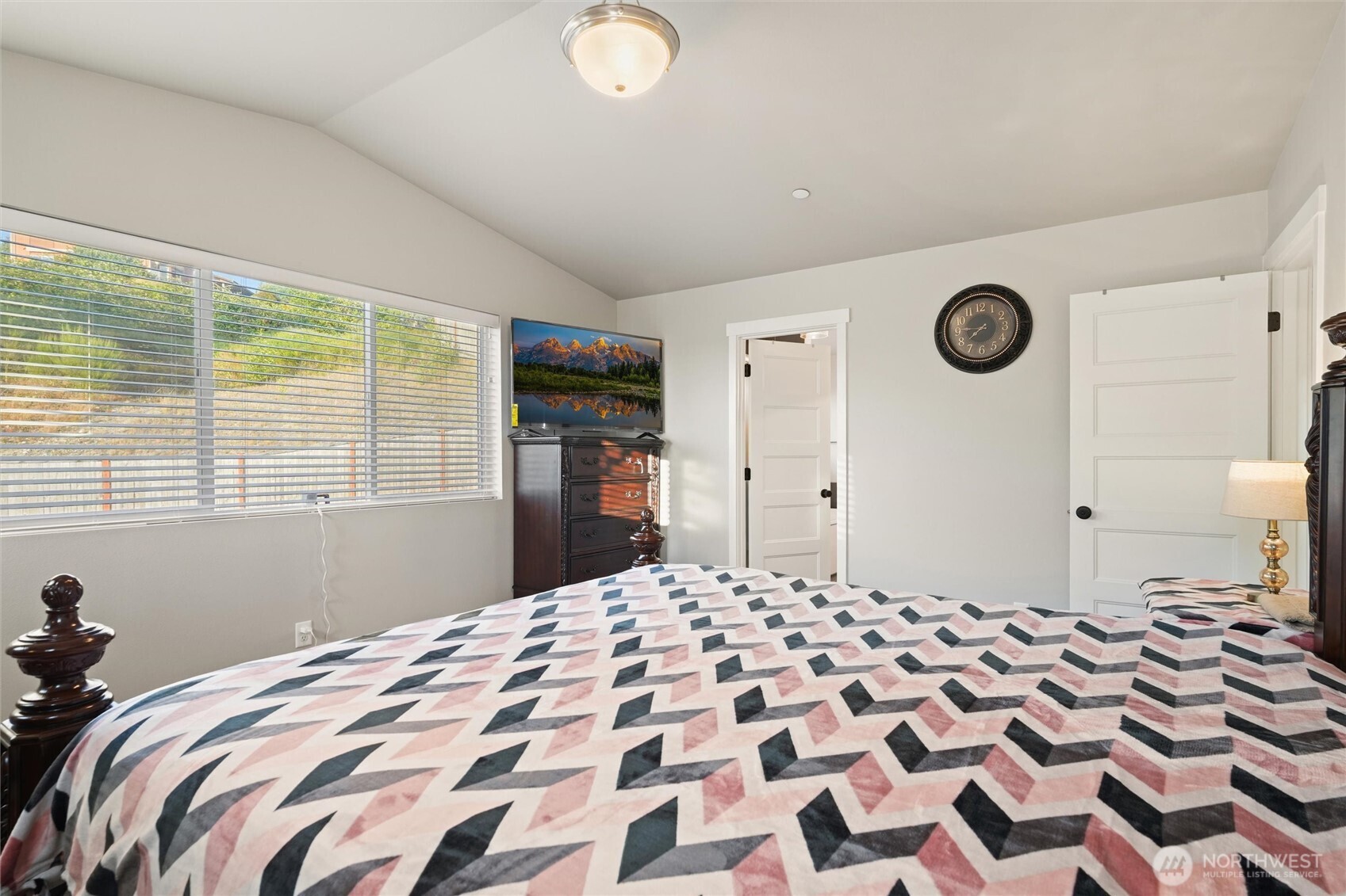 7713 92nd Place Property Photo 32