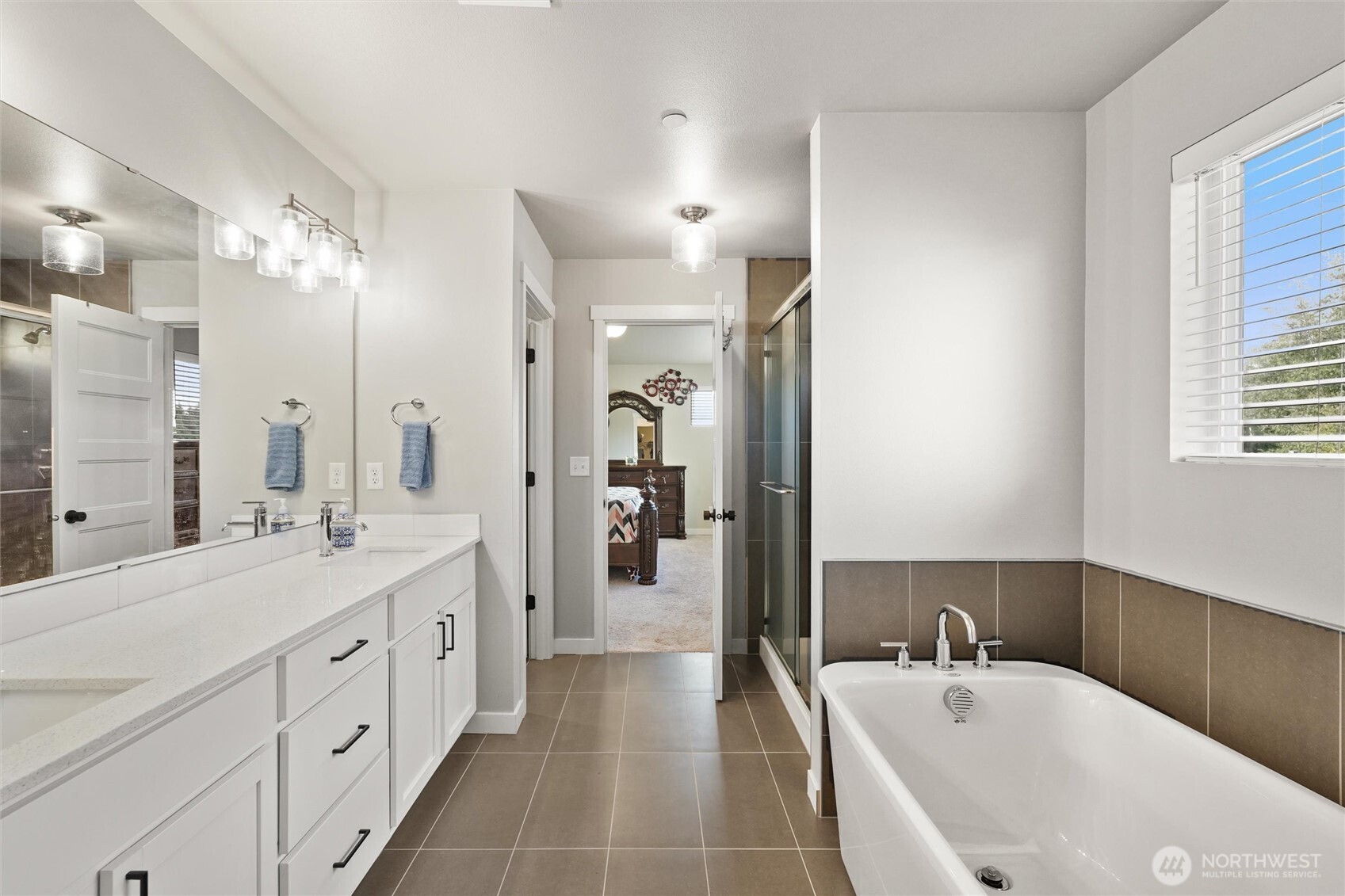 7713 92nd Place Property Photo 35