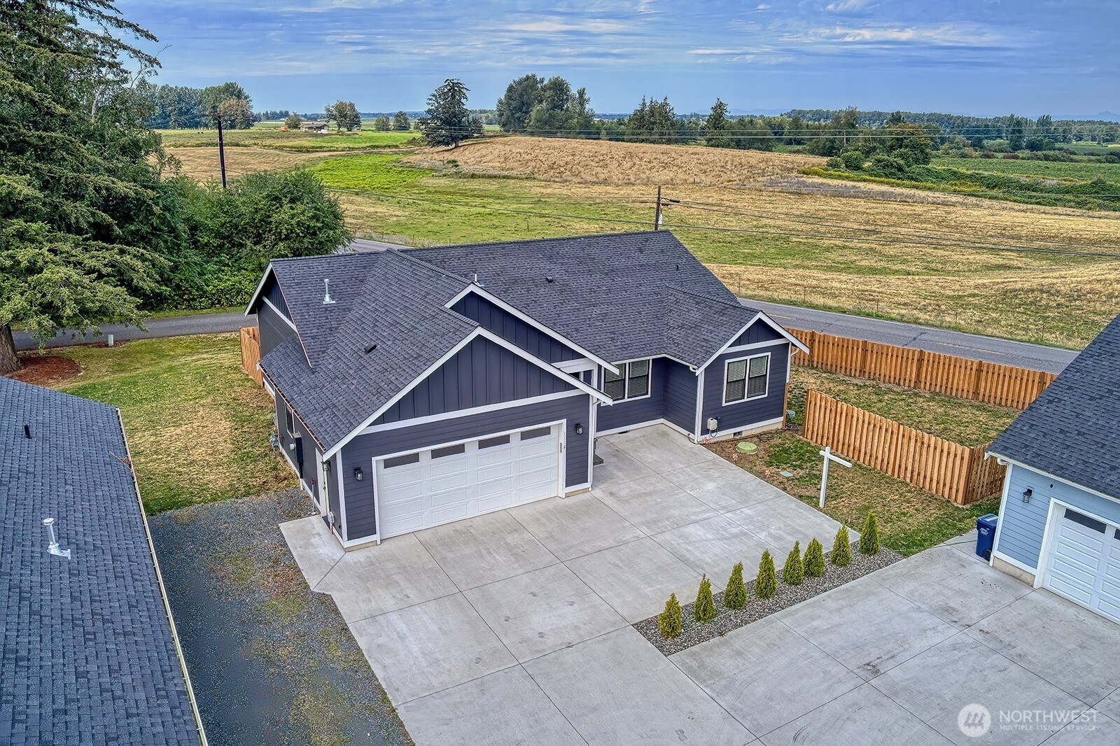 1112 Falcon Court Property Photo 1