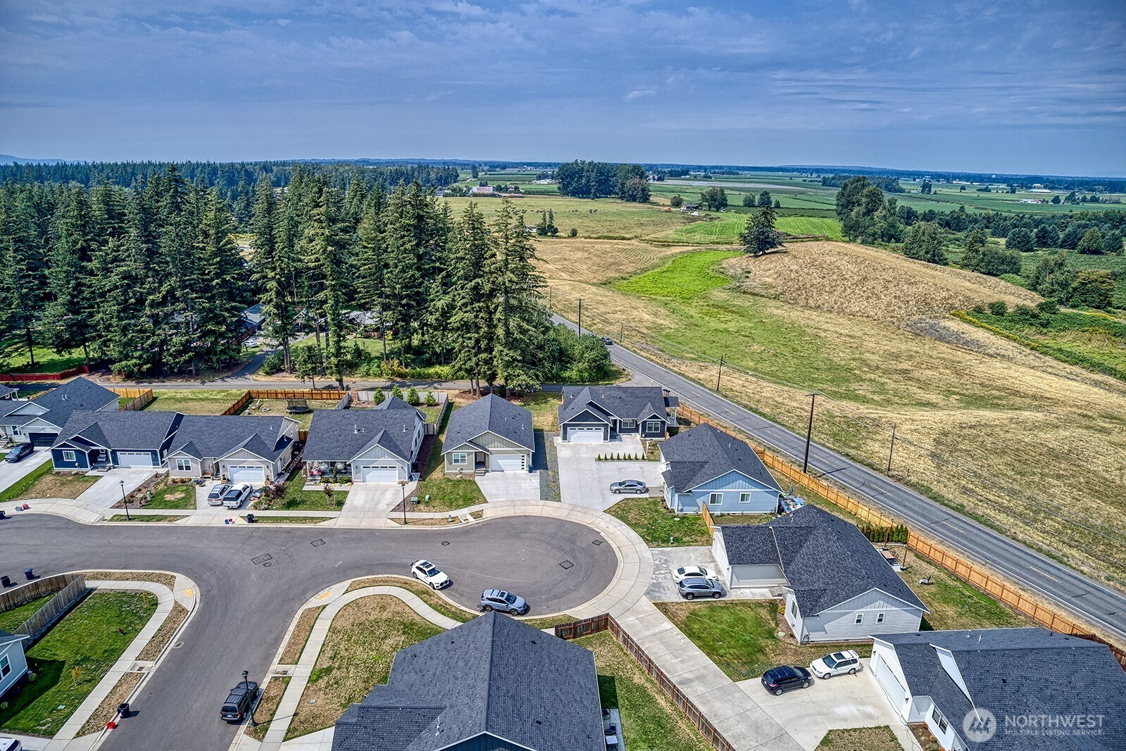 1112 Falcon Court Property Photo 6