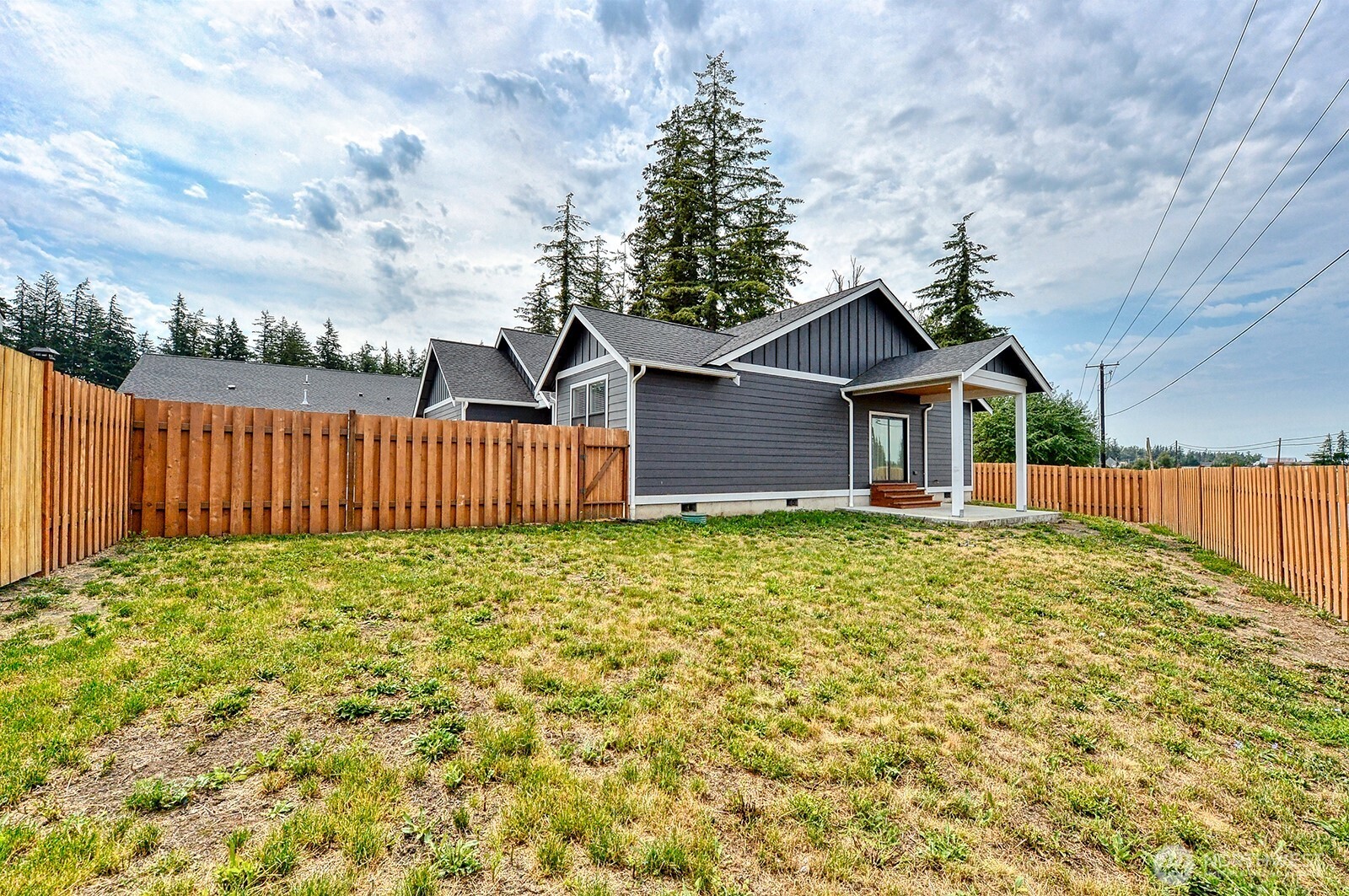 1112 Falcon Court Property Photo 9