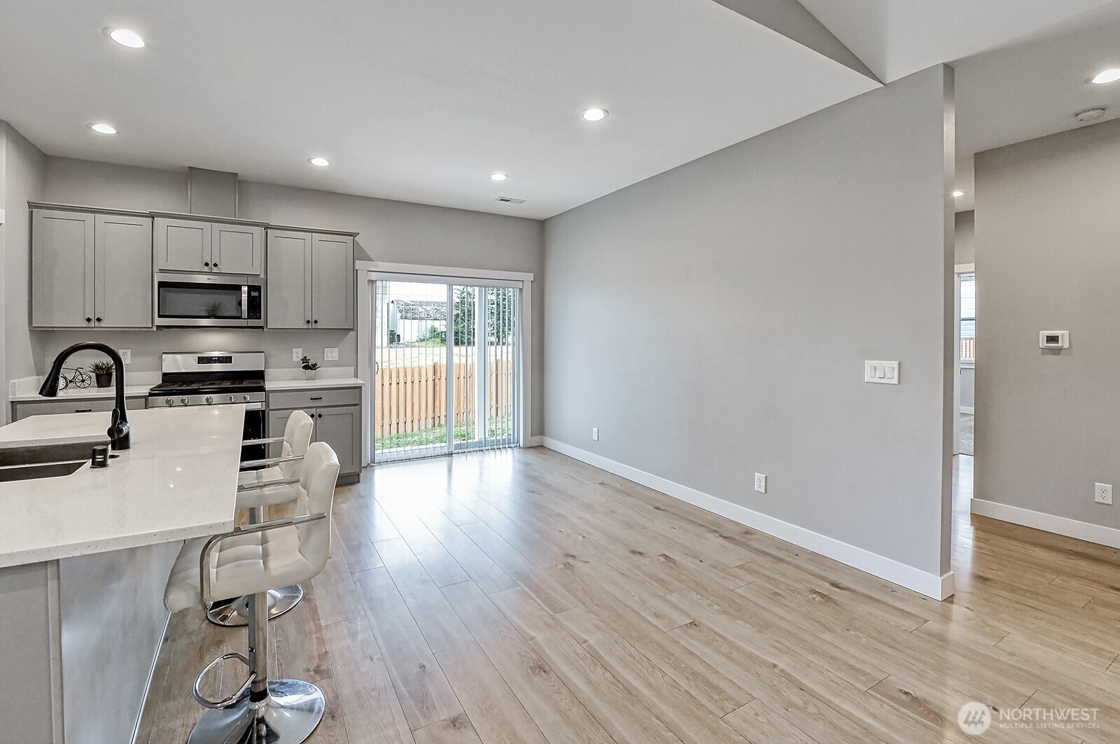 1112 Falcon Court Property Photo 11