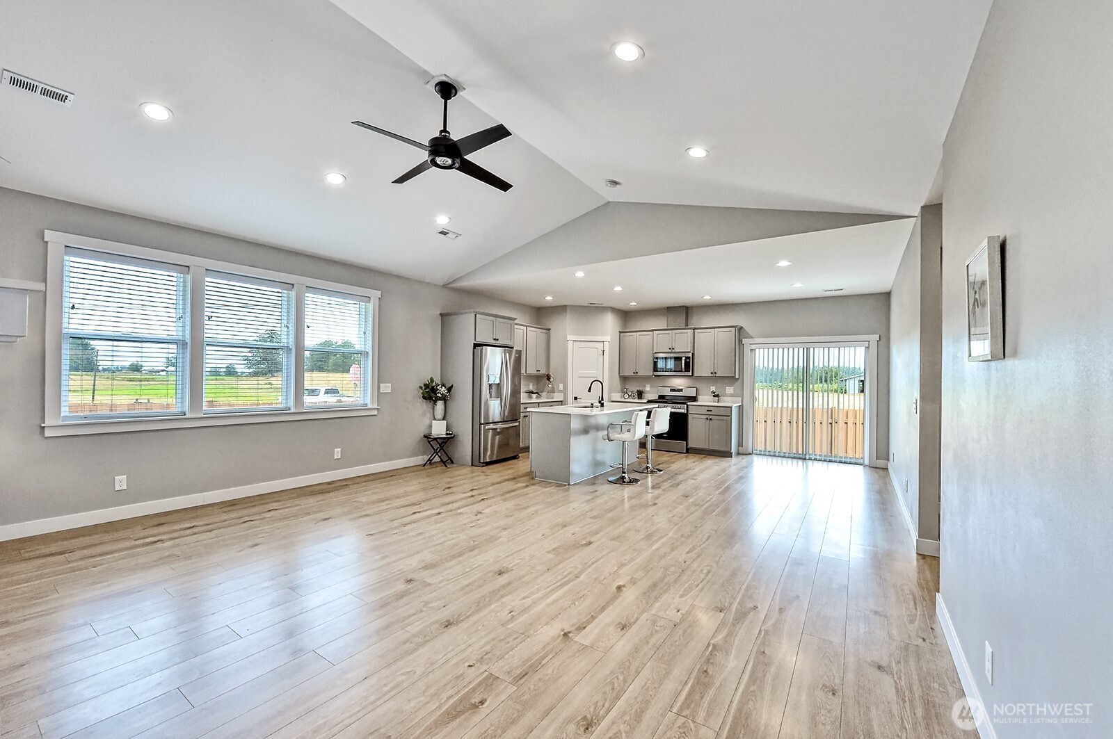1112 Falcon Court Property Photo 12