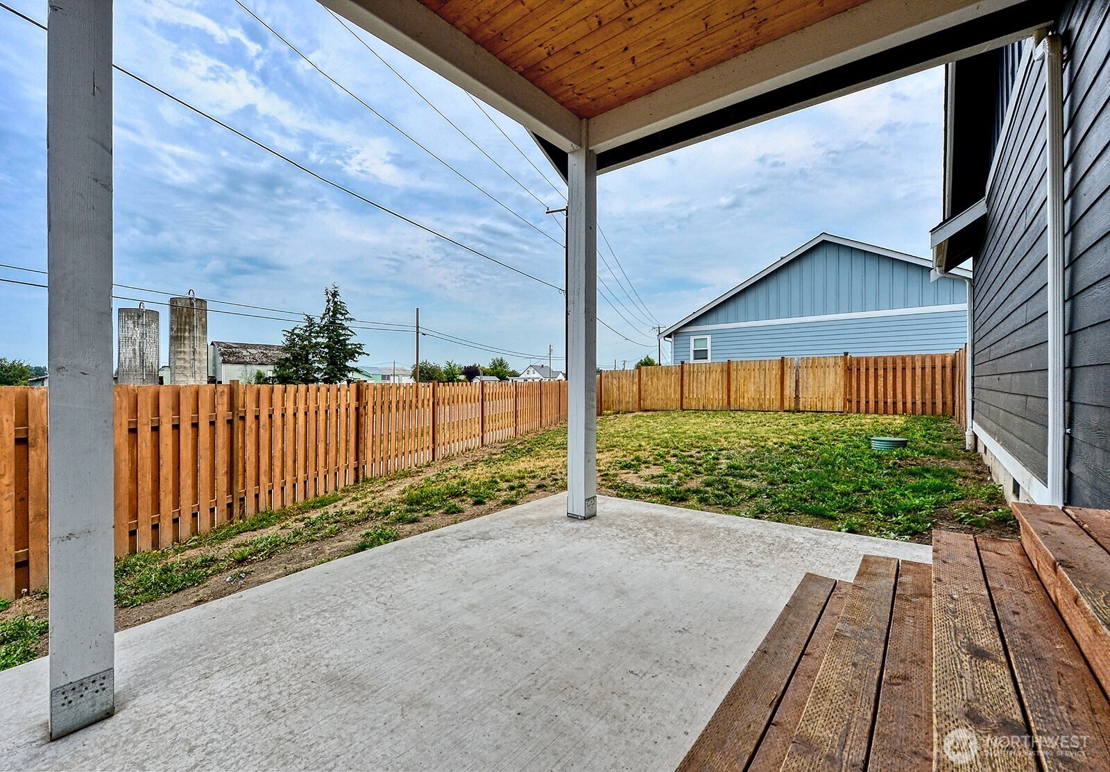 1112 Falcon Court Property Photo 20