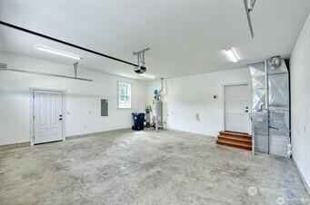 1112 Falcon Court Property Photo 25