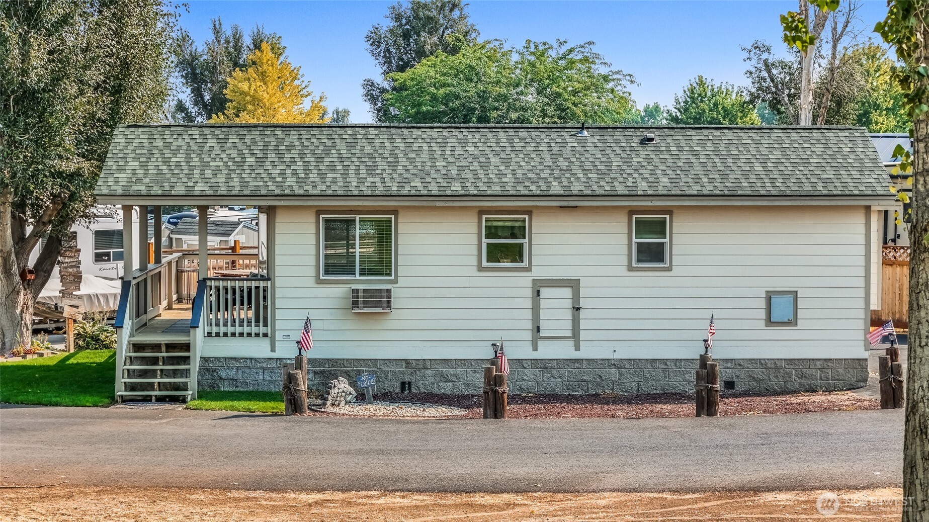 7037 Highway 262 50 Property Photo 1