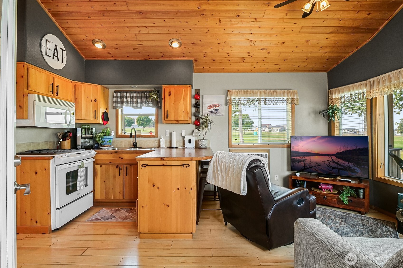 7037 Highway 262 50 Property Photo 8