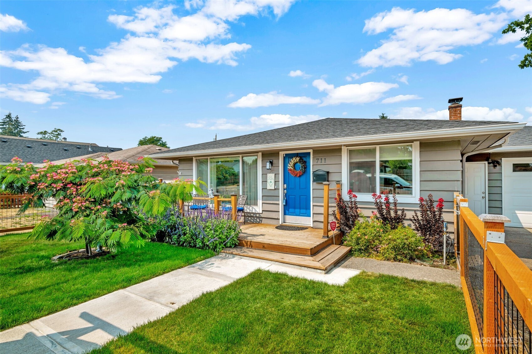 711 6th Street Property Photo 1