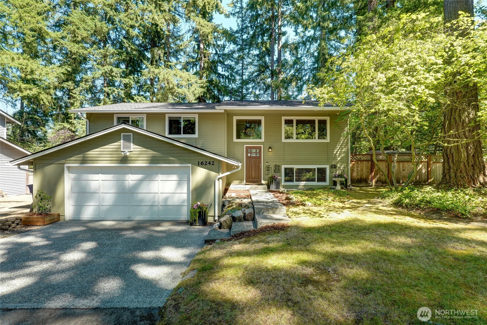 16242 NE 30th Street Property Photo 1