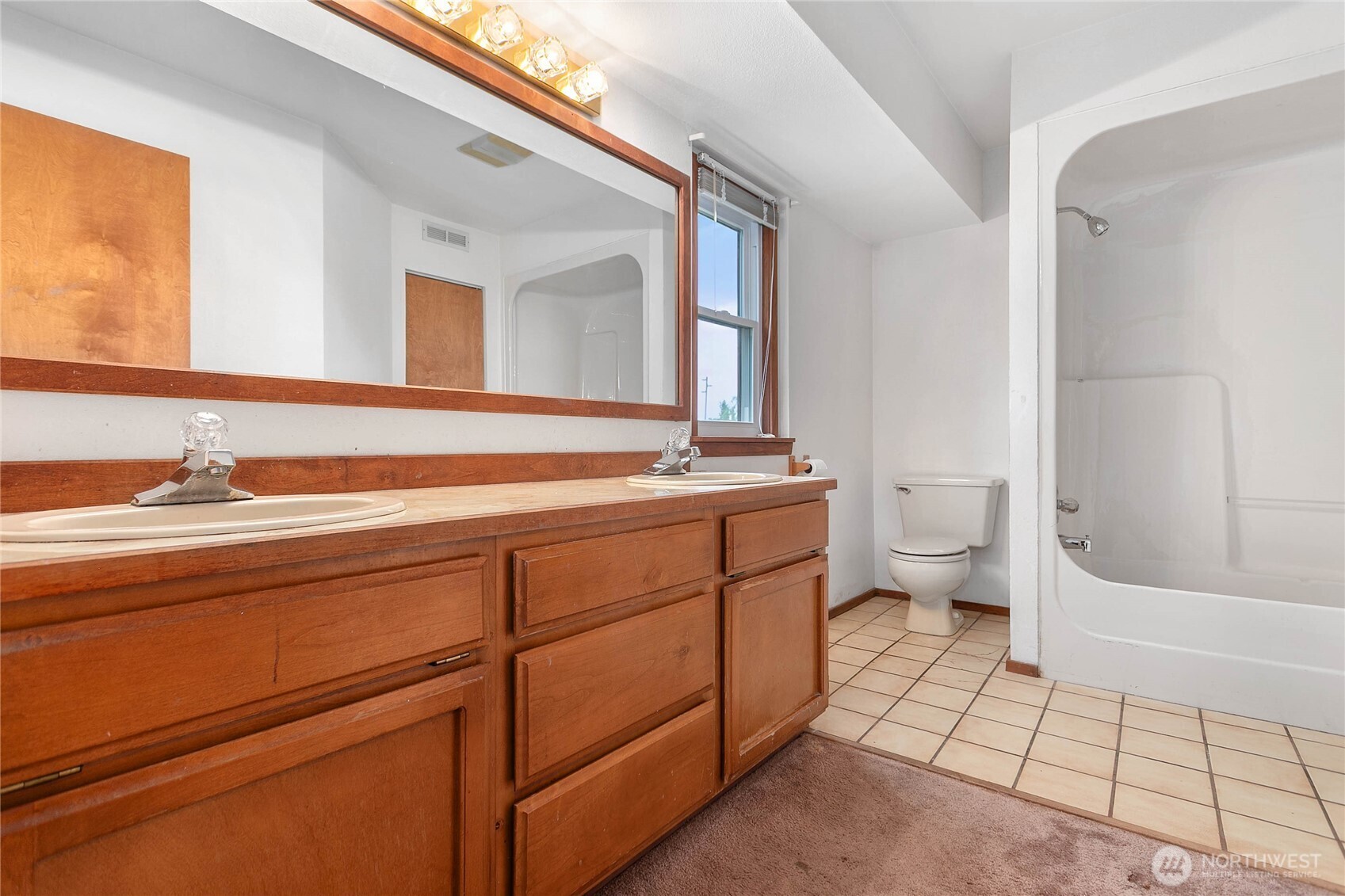 2526 Vining Street Property Photo 14