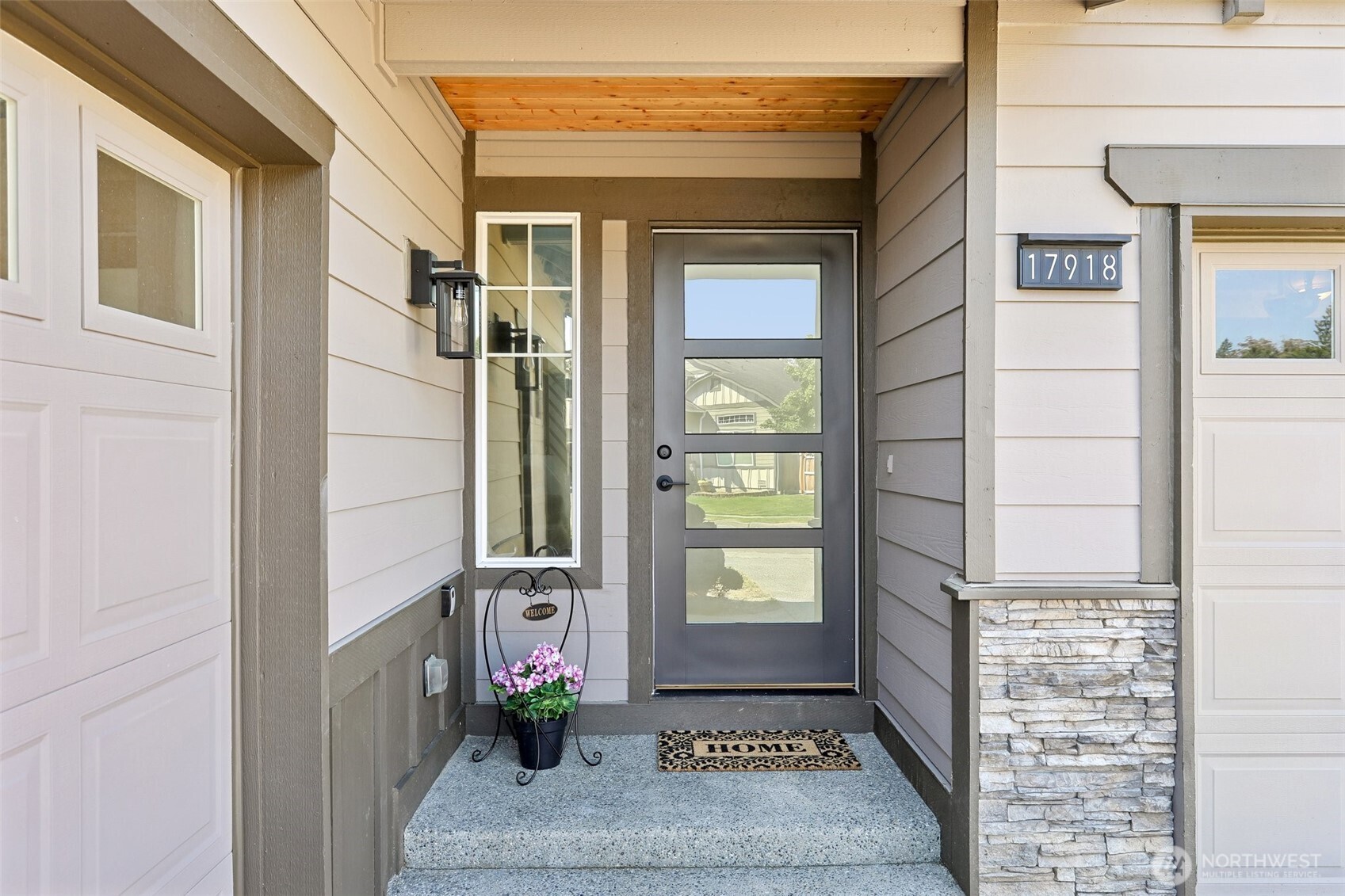 17918 81st Drive Property Photo 4