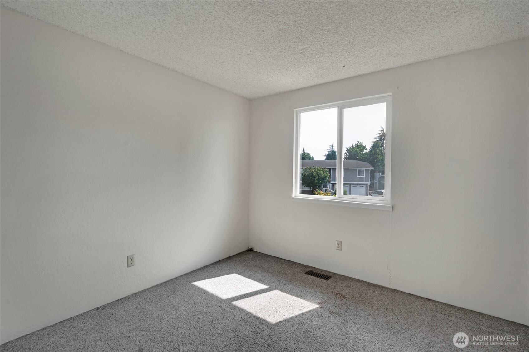 5059 33rd Court Property Photo 17