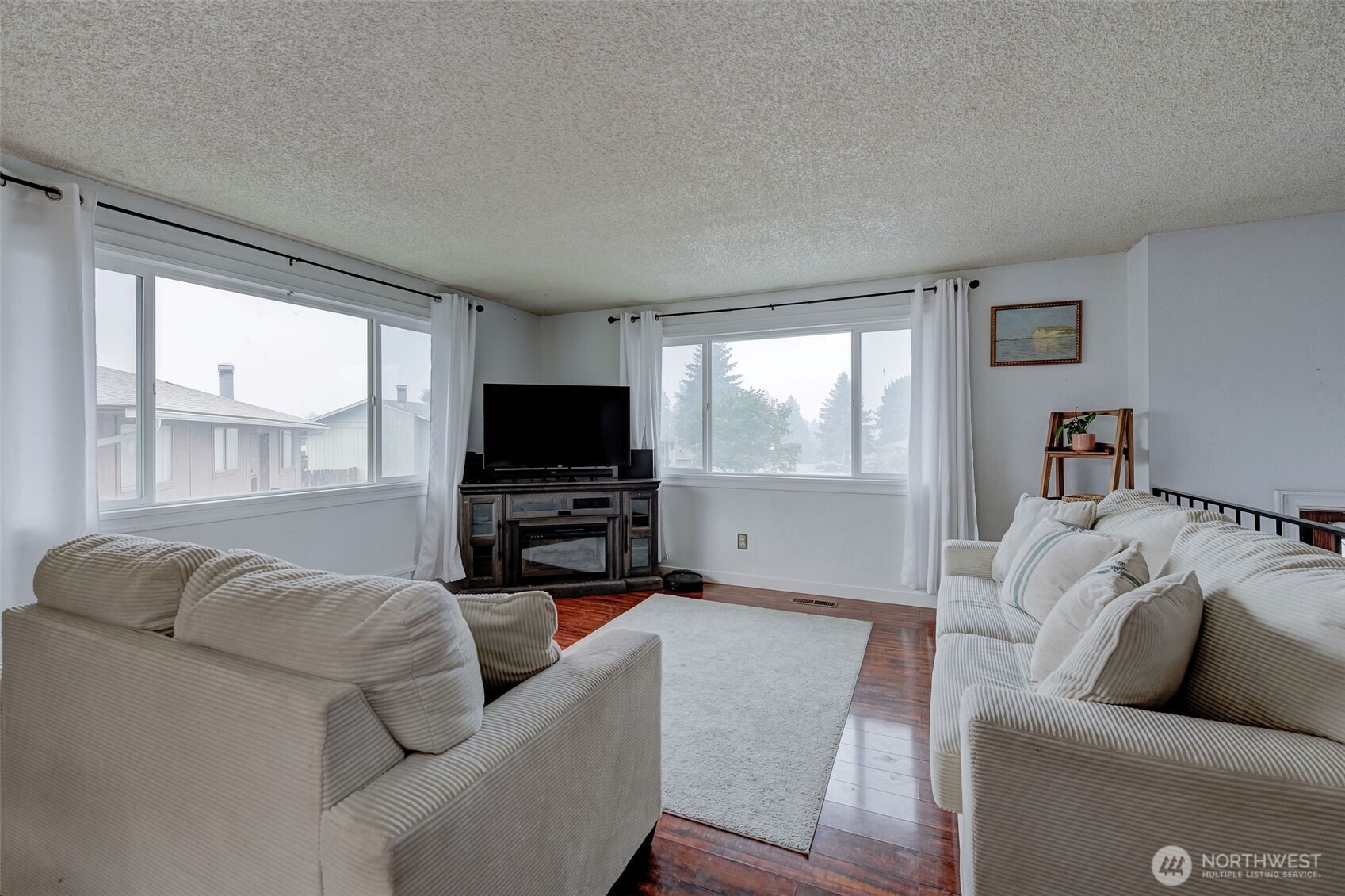 420 N Huber Court Property Photo 6