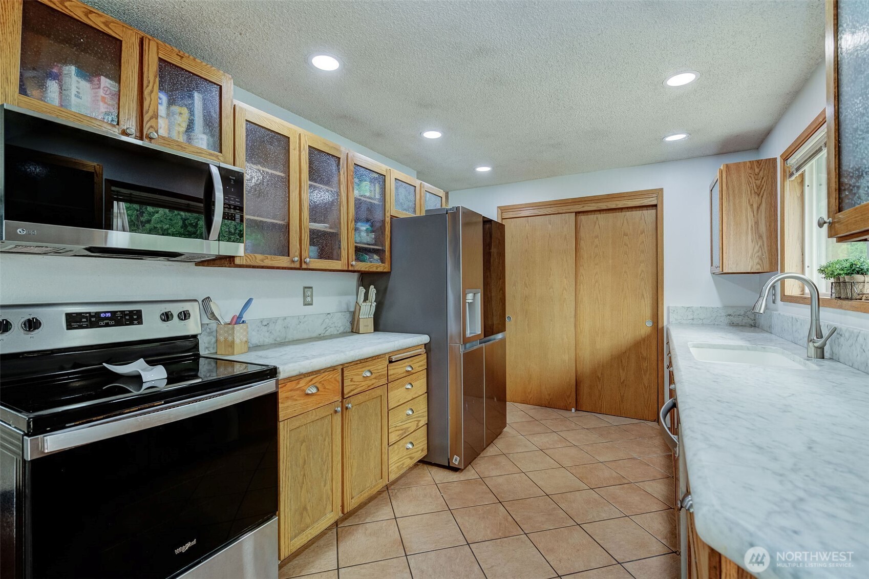 420 N Huber Court Property Photo 13