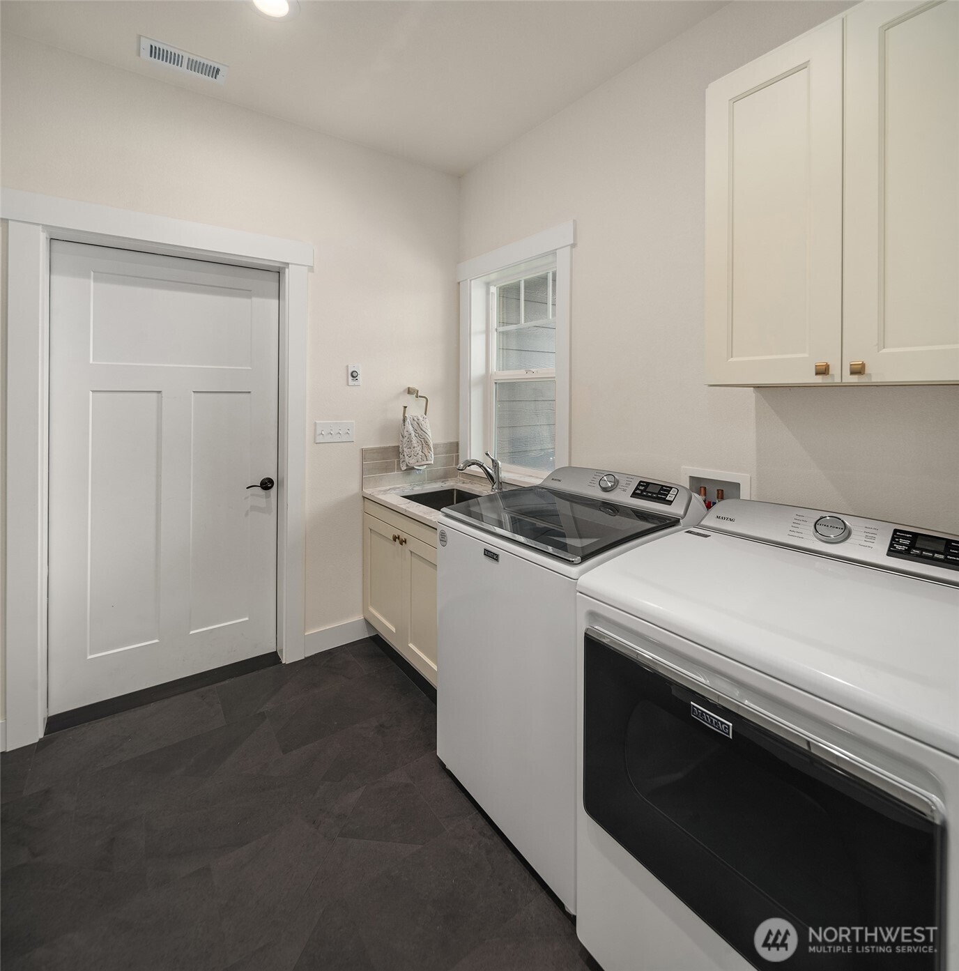 18507 Sargent Road Property Photo 26