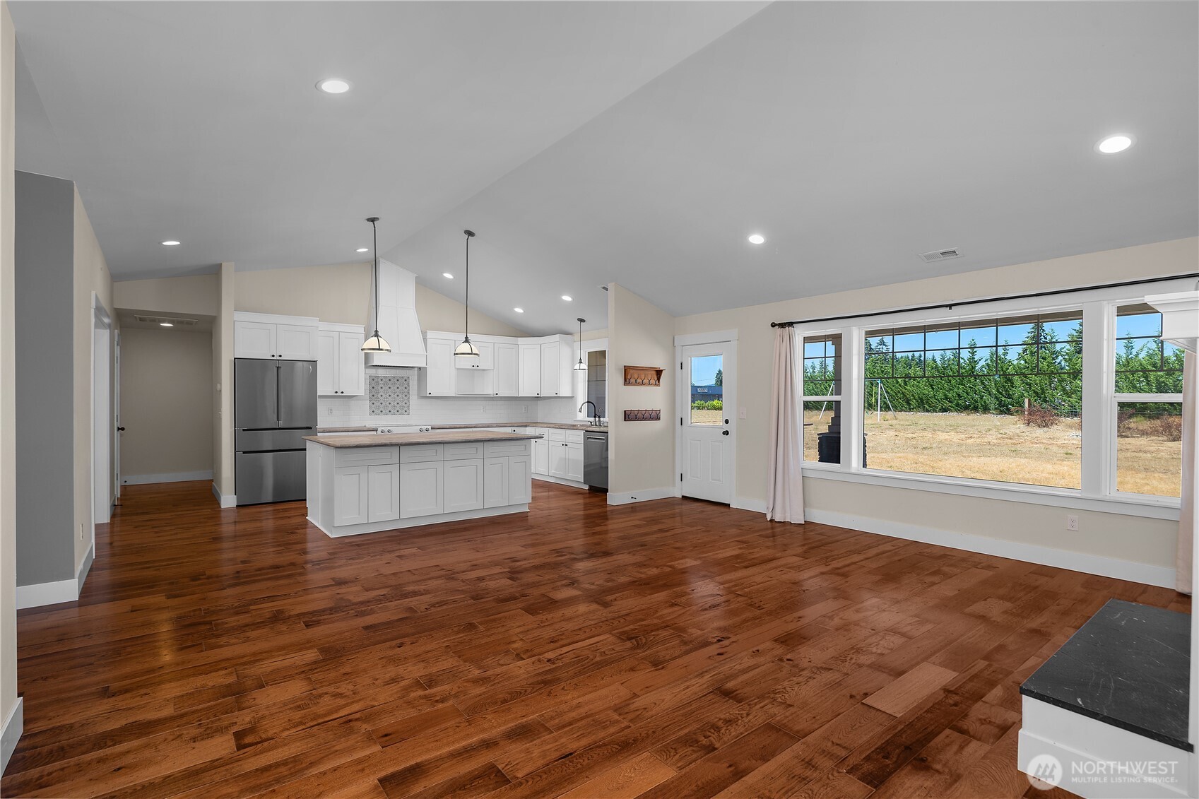18443 Sargent Road Property Photo 6