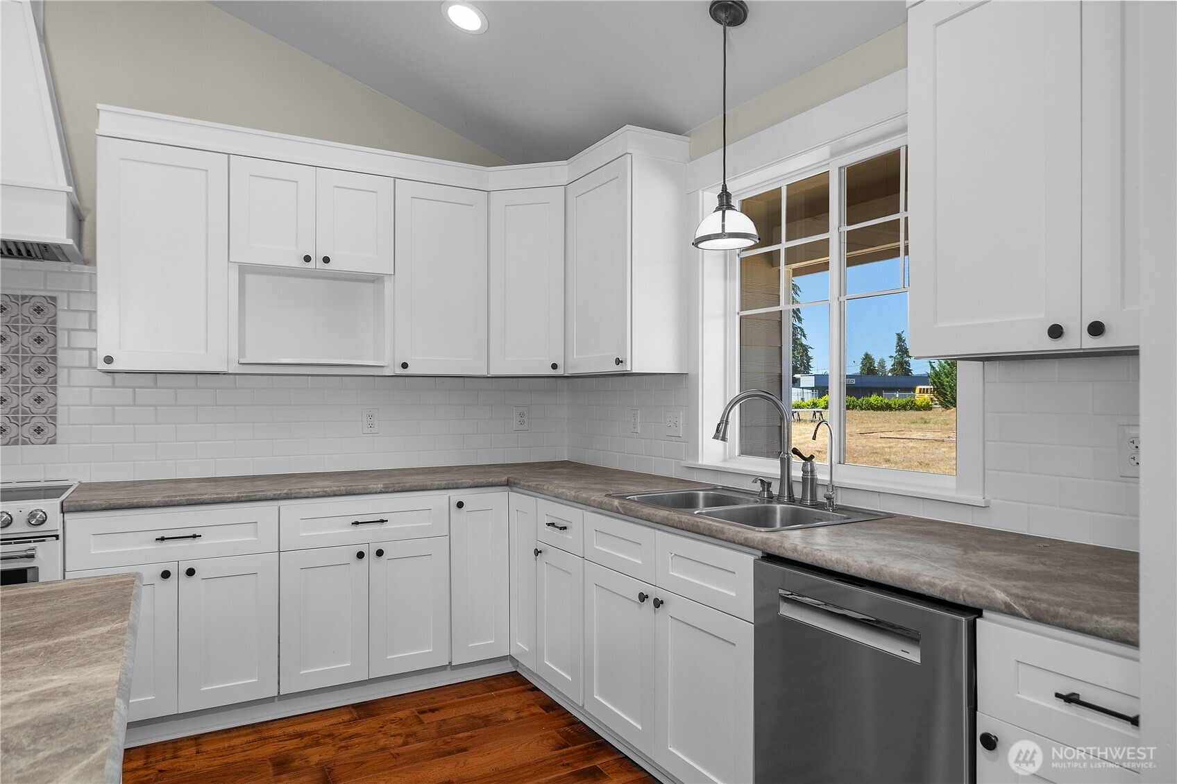 18443 Sargent Road Property Photo 8