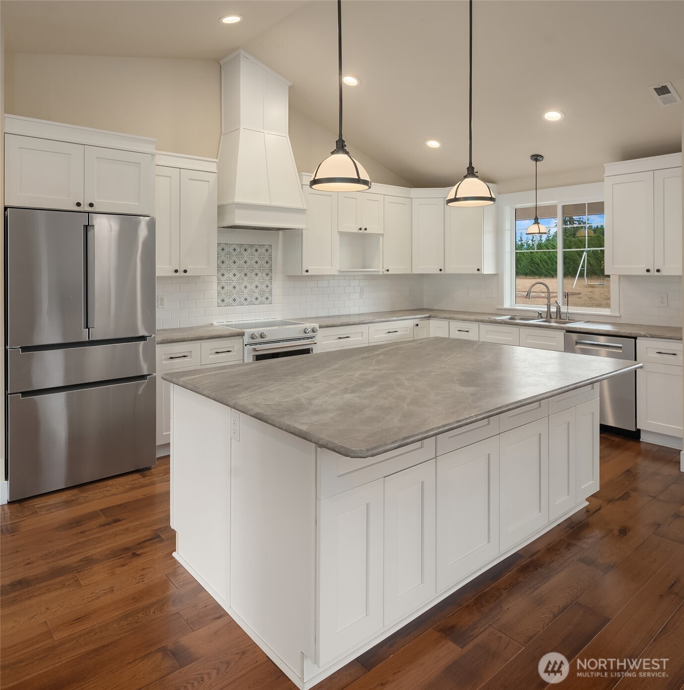 18443 Sargent Road Property Photo 13