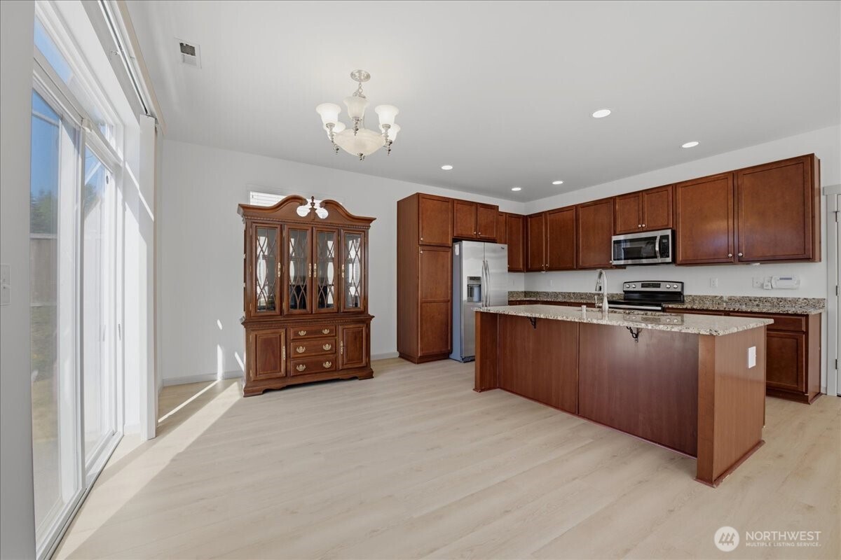 21602 Nw Monterey Loop Property Photo 10