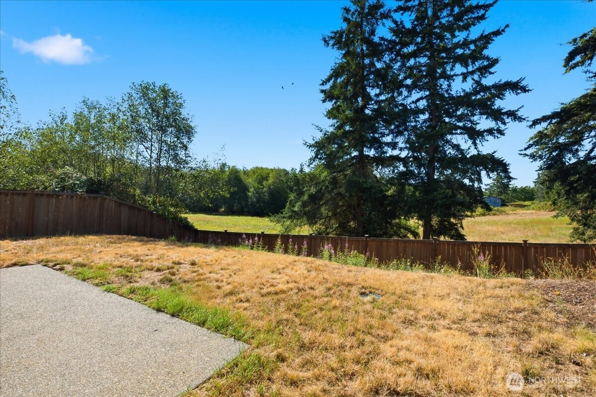 21602 Nw Monterey Loop Property Photo 16