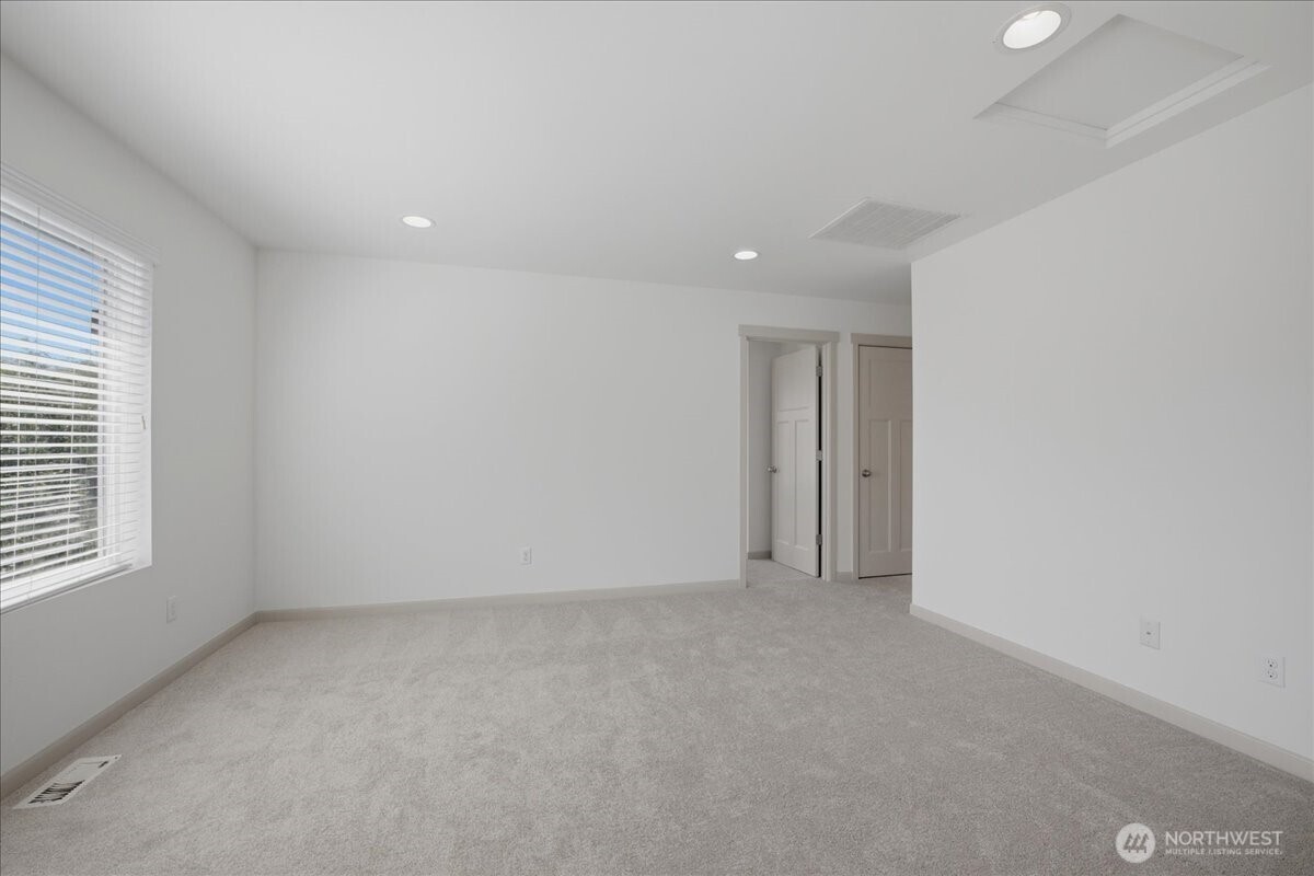 21602 Nw Monterey Loop Property Photo 17