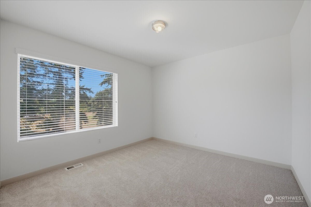21602 Nw Monterey Loop Property Photo 20