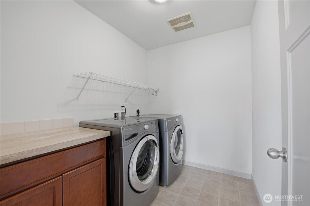 21602 Nw Monterey Loop Property Photo 22
