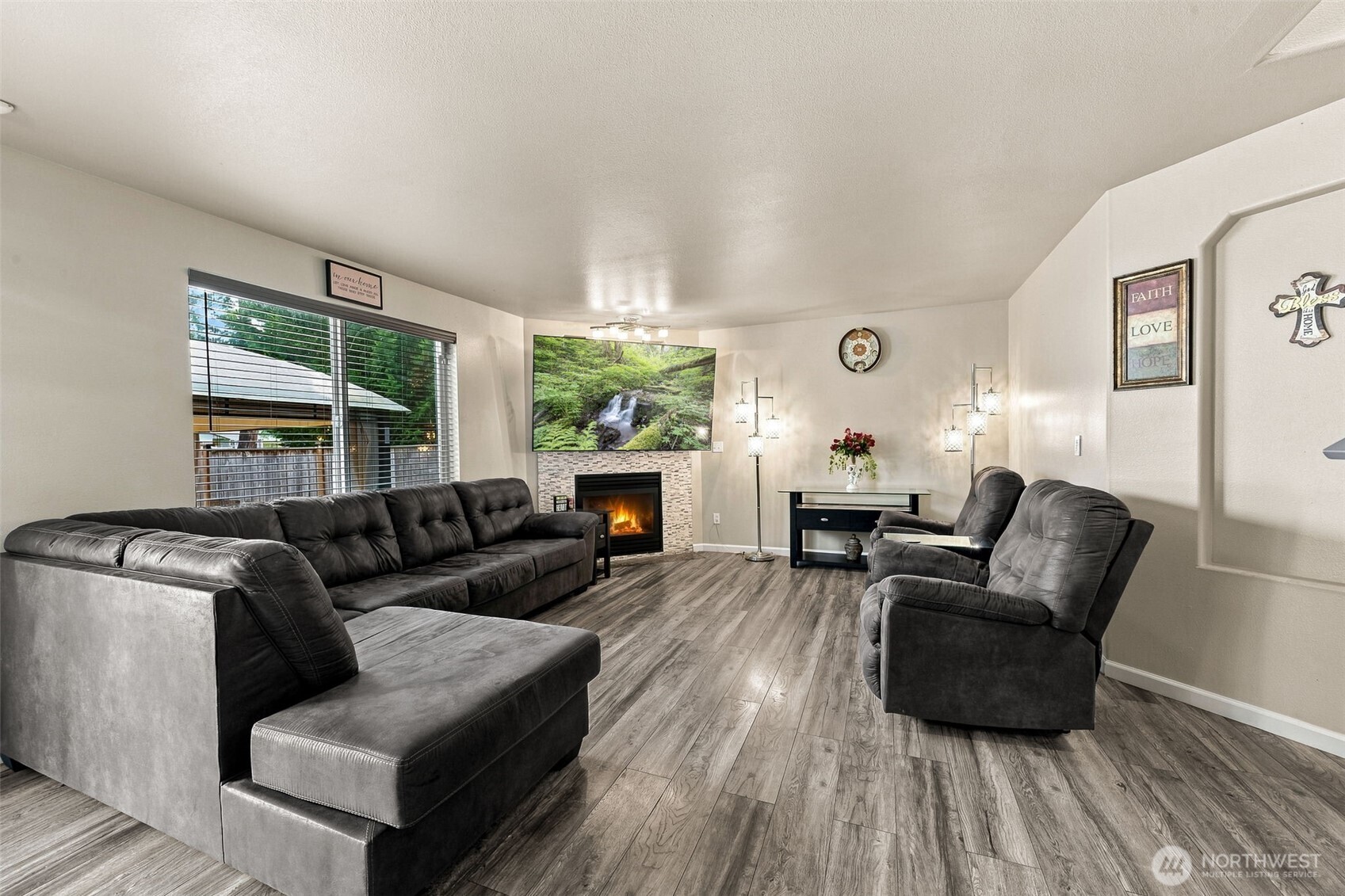 211 177th Street Property Photo 5