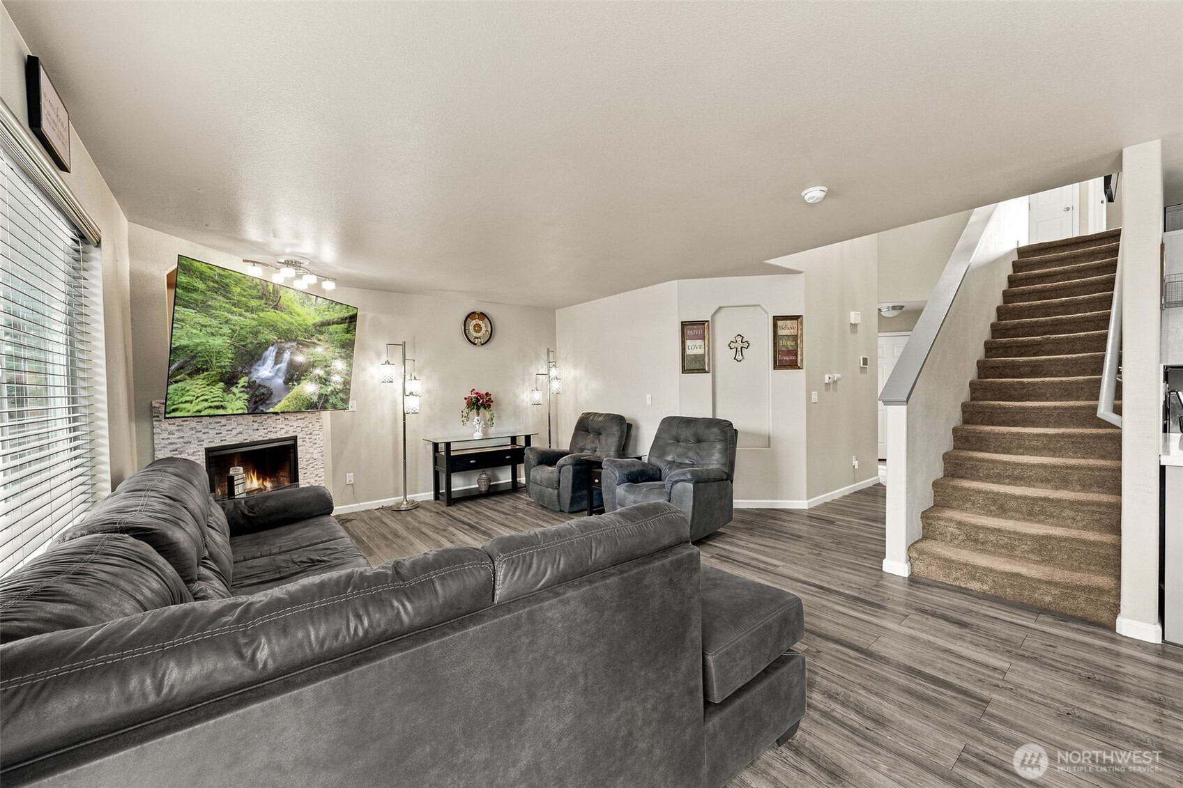 211 177th Street Property Photo 6
