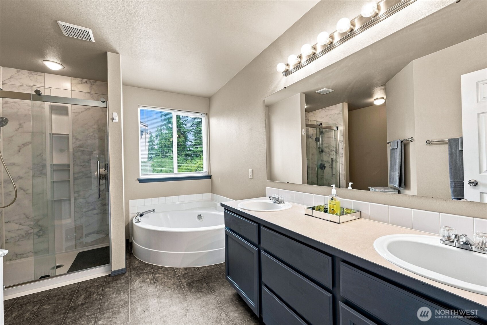 211 177th Street Property Photo 17