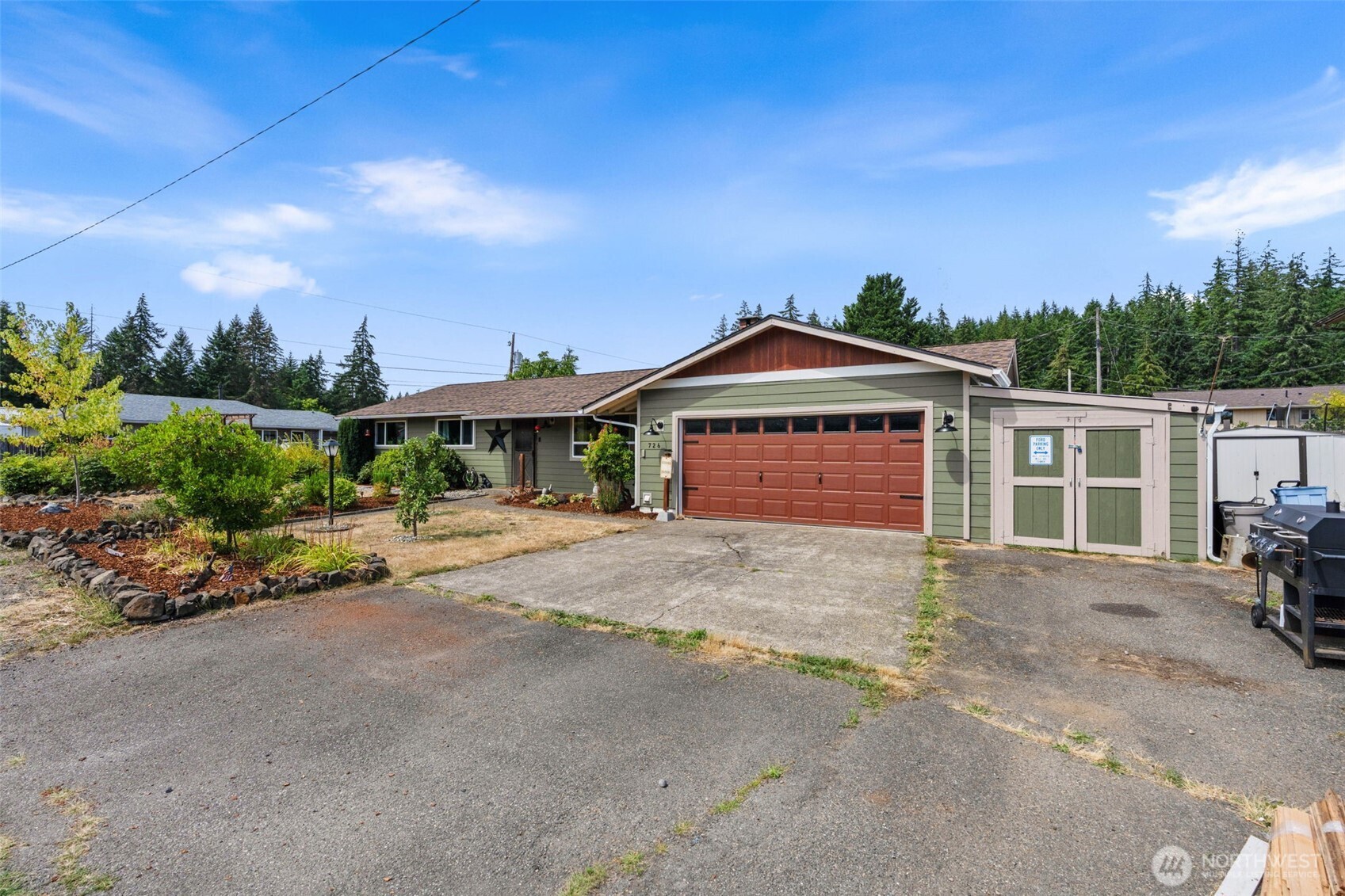 726 Sidney Street Property Photo 3