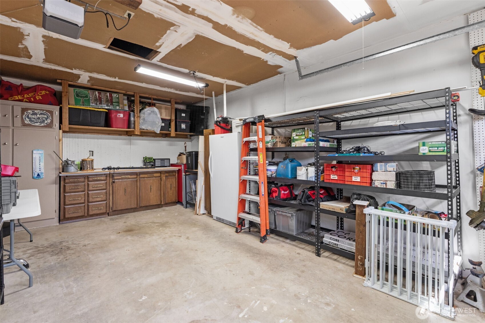 726 Sidney Street Property Photo 34
