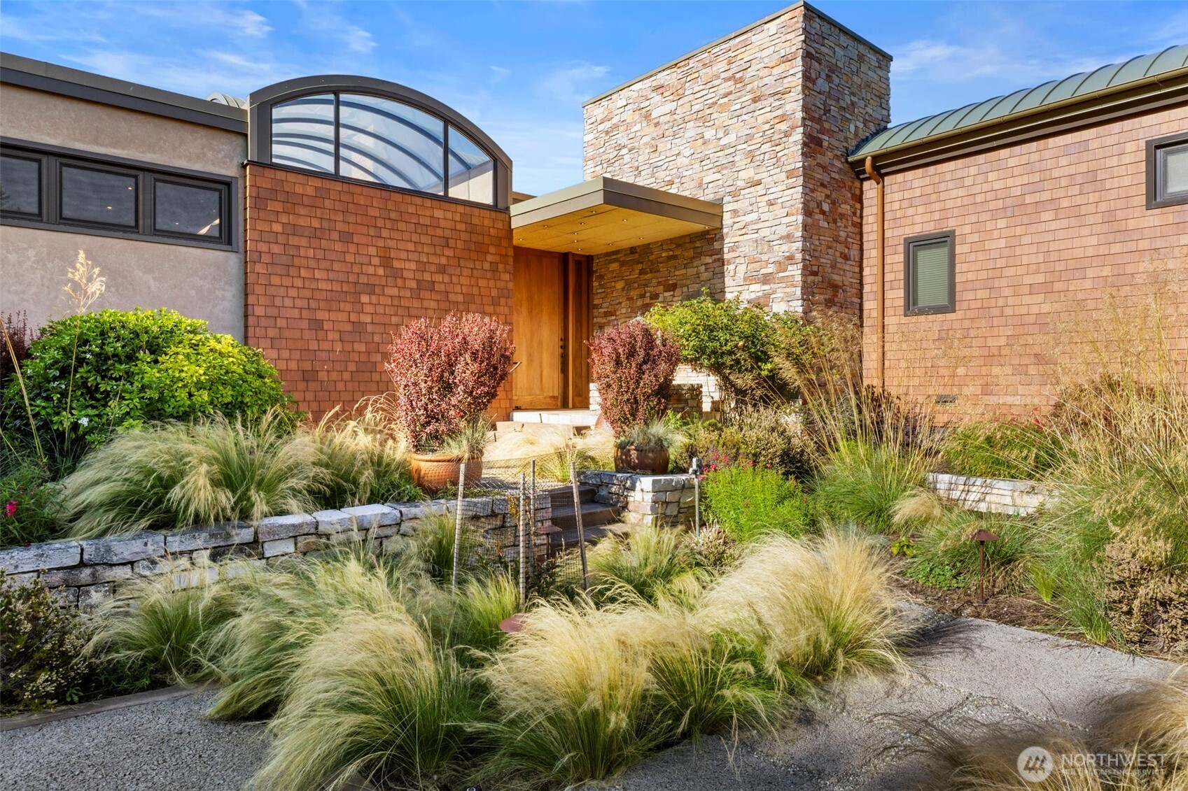 537 Jackson Street Property Photo 4