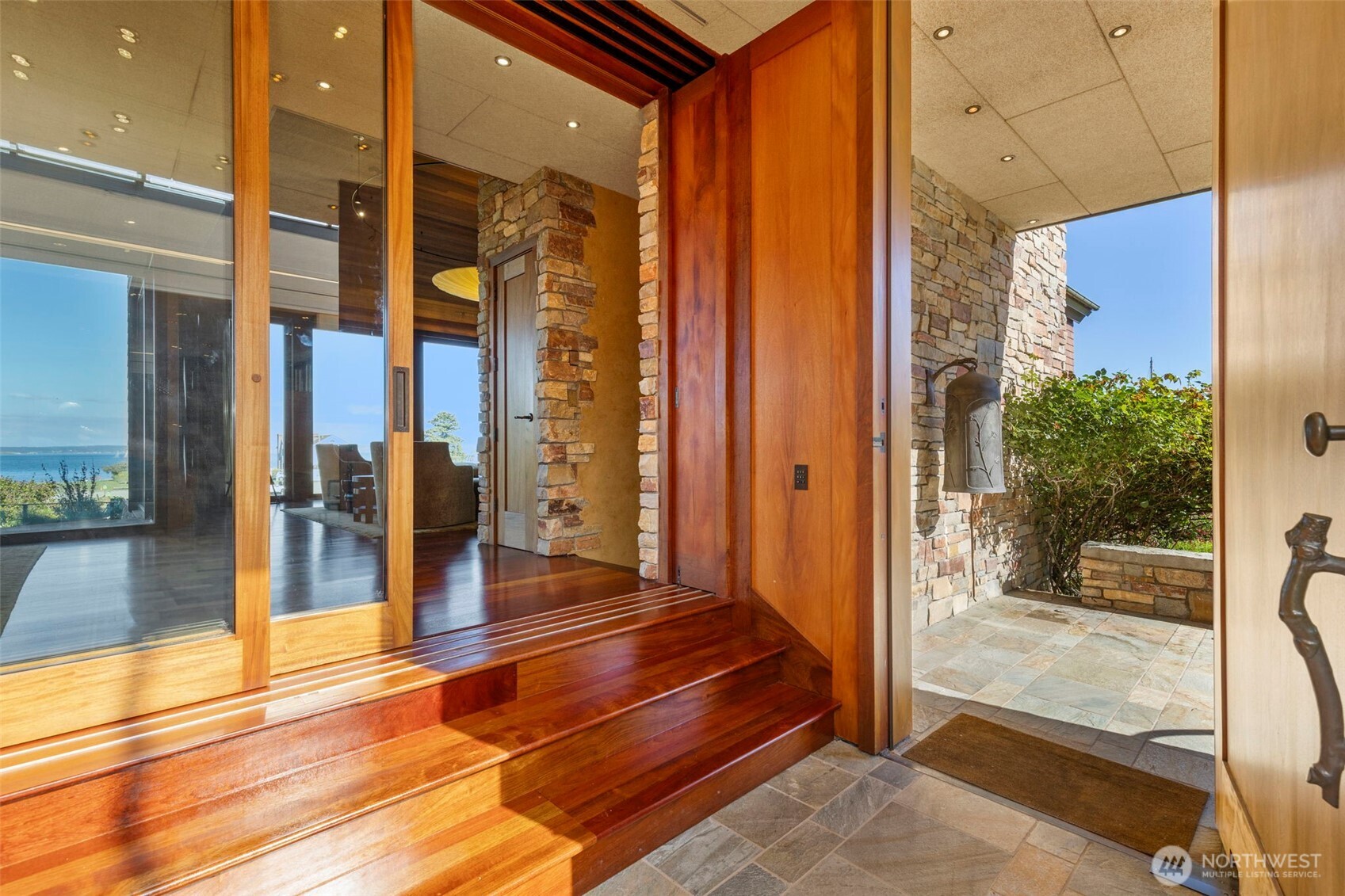 537 Jackson Street Property Photo 10