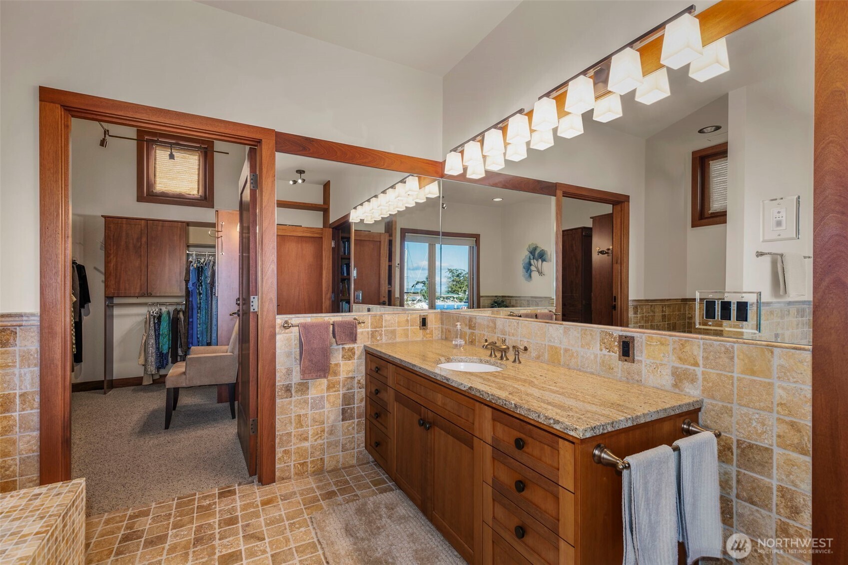 537 Jackson Street Property Photo 15