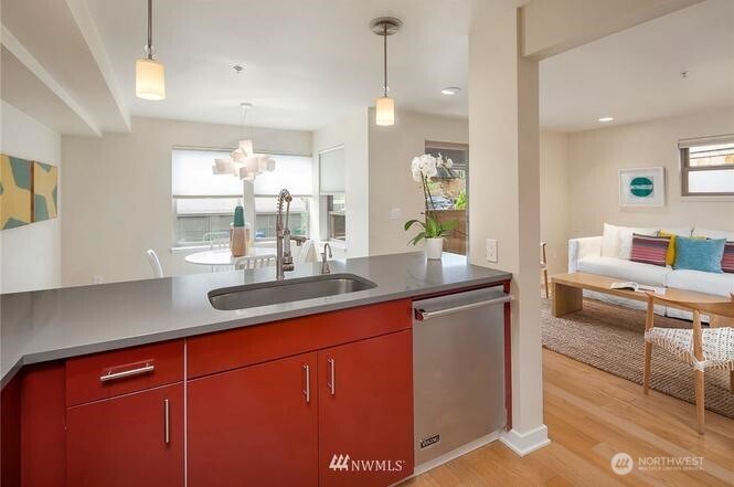 2009 Yale Avenue 102 Property Photo 6