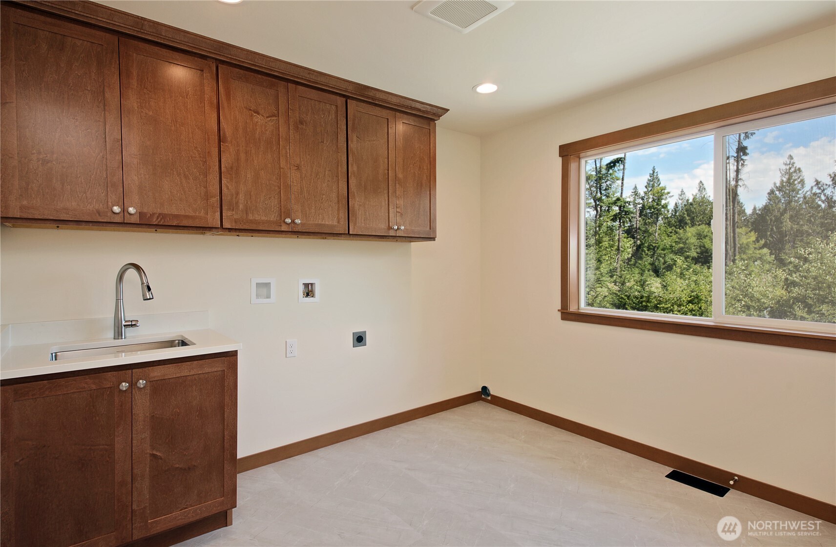 6621 Sills Road Property Photo 24
