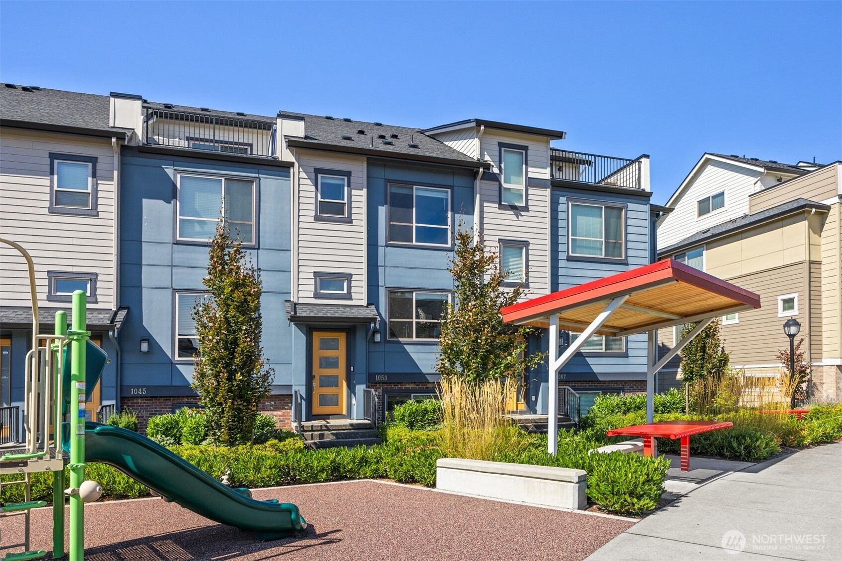 1053 6th Walk Property Photo 1