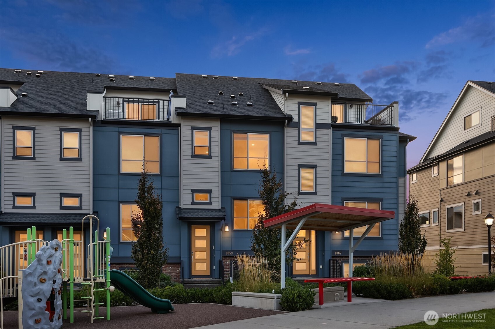 1053 6th Walk Property Photo 1