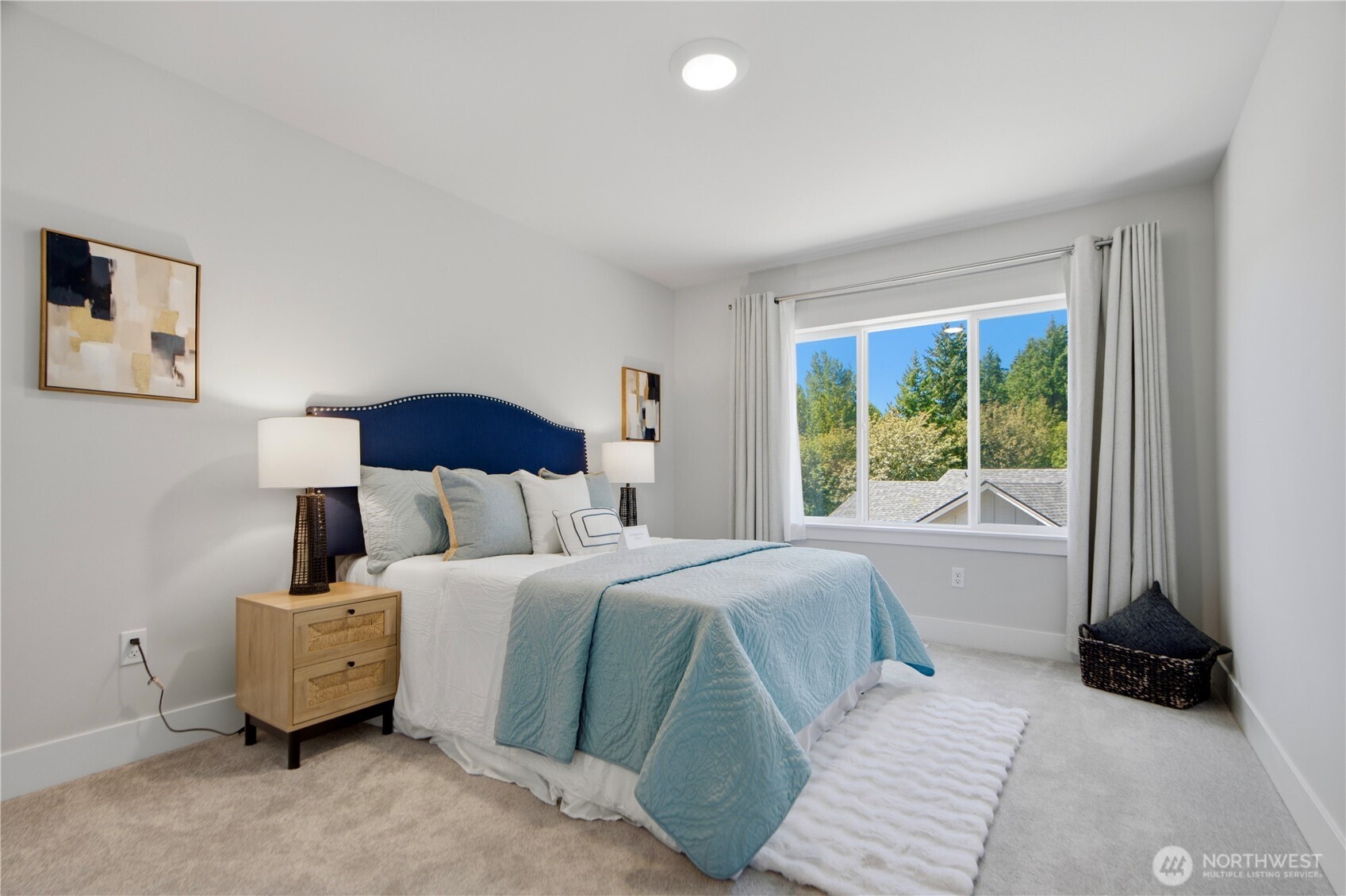 18733 14th Place Property Photo 14