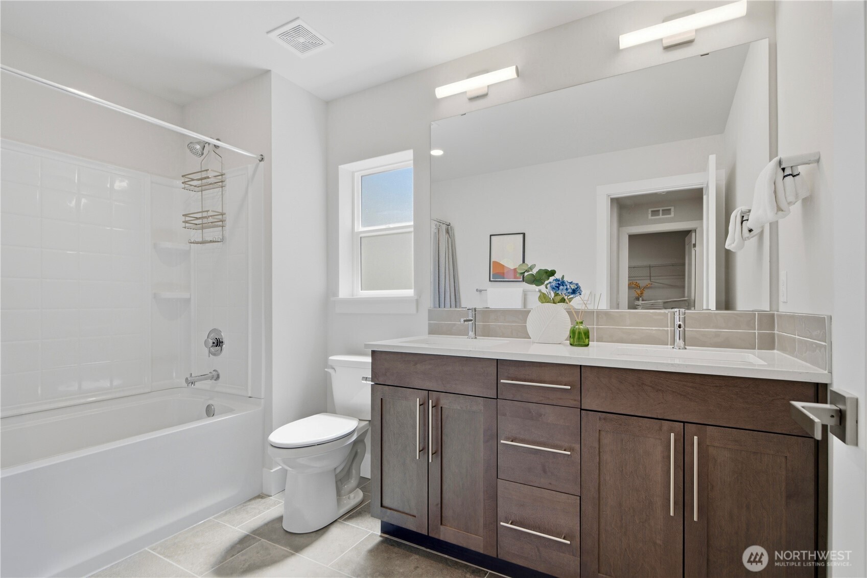 18733 14th Place Property Photo 16